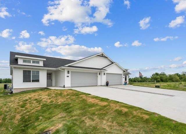 Property at 145 Hackberry Dr, Palo, IA 52324, 2 beds, 2 baths