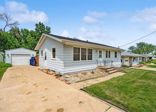 Property at 32 29th Ave Ave SW, Cedar Rapids, IA 52404, 3 beds, 1 bath