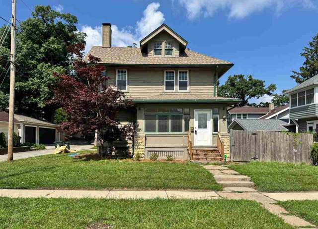 Property at 383 SE 21st St, Cedar Rapids, IA 52403, 3 beds, 2 baths