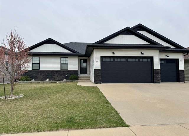 Property at 1861 Dickenson Ln, Iowa City, IA 52240, 5 beds, 3 baths