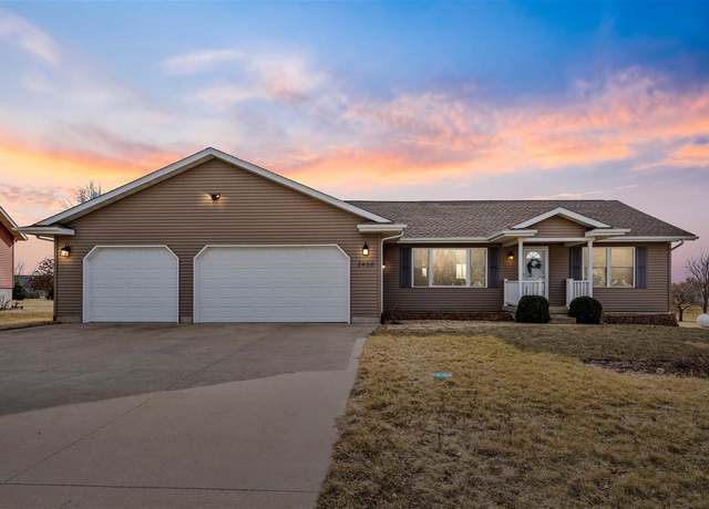 Property at 2450 Taylor Ave, Urbana, IA 52345, 4 beds, 2.5 baths