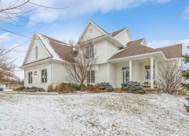 Property at 3744 Lacina Drive Dr SW, Iowa City, IA 52240, 4 beds, 3.5 baths