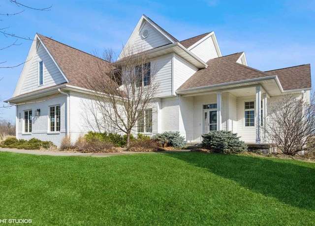 Property at 3744 Lacina Drive Dr SW, Iowa City, IA 52240, 4 beds, 3.5 baths