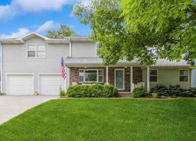Property at 804 Elliott Ct, Iowa City, IA 52246, 4 beds, 2.5 baths