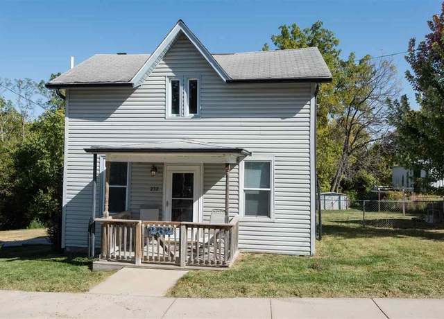 Property at 232 N Market St, Solon, IA 52333, 3 beds, 1 bath