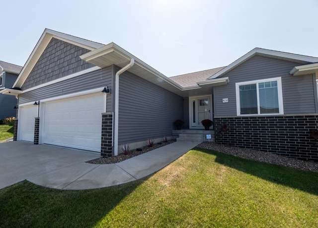 Property at 4131 Olivia Ct, Iowa City, IA 52245, 4 beds, 3 baths