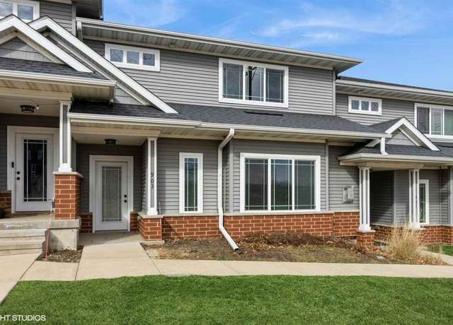 Property at 903 Scott Blvd, Iowa City, IA 52245, 3 beds, 2.5 baths