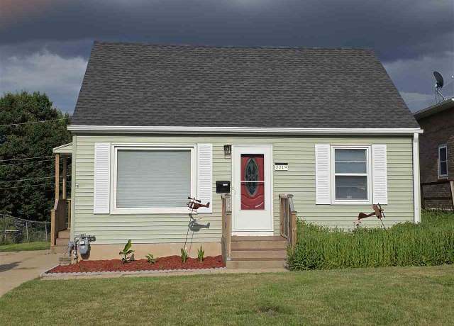 Property at 2219 Hamilton St St SW, Cedar Rapids, IA 52404, 4 beds, 2 baths