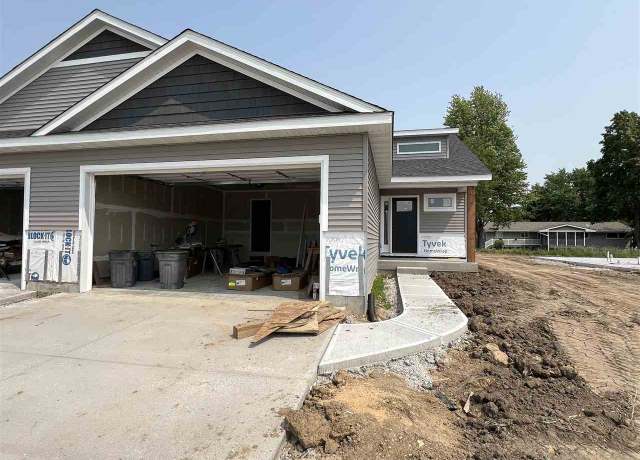 Property at 905 Prairie View Dr, West Branch, IA 52358, 4 beds, 3 baths