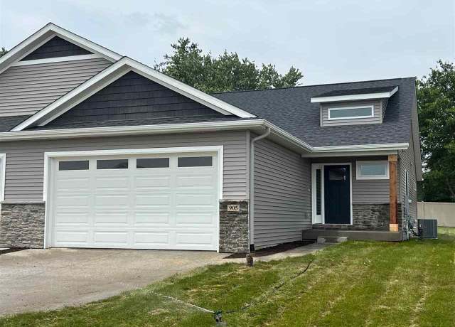 Property at 905 Prairie View Dr, West Branch, IA 52358, 4 beds, 3 baths