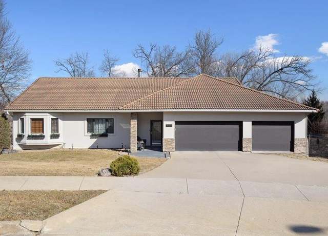 Property at 1999 Highview Rd, Coralville, IA 52241, 4 beds, 4 baths
