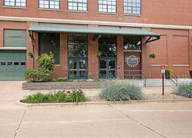 Property at 905 3rd St SE #305, Cedar Rapids, IA 52401, 2 beds, 2 baths