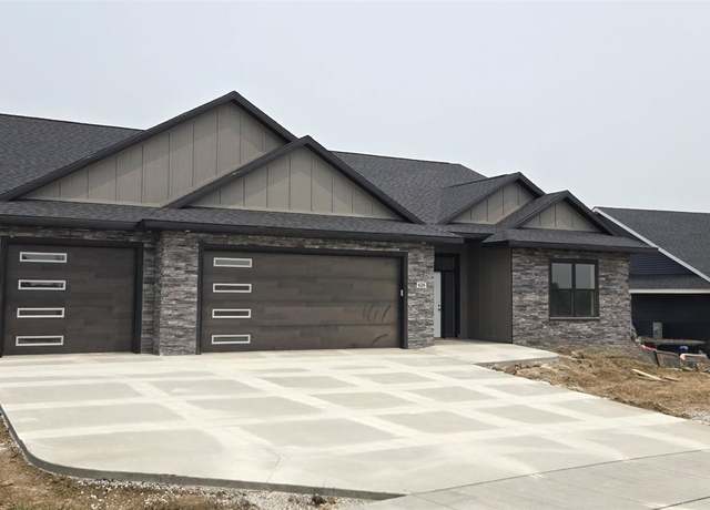 Property at 628 Rock Ridge Rd, Tiffin, IA 52340, 5 beds, 4 baths