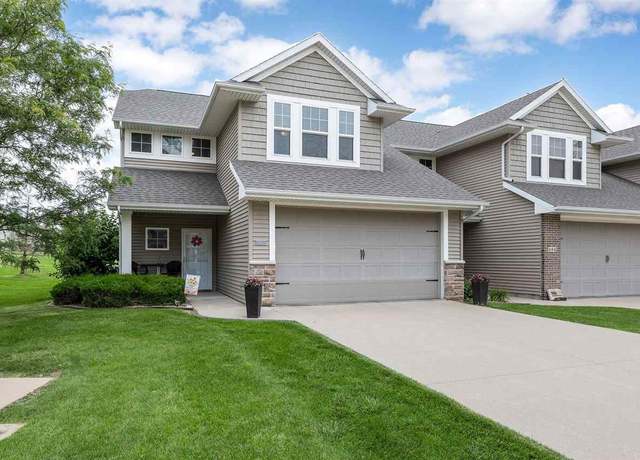 Property at 402 Cimarron Dr Dr NE, Hiawatha, IA 52233, 3 beds, 2.5 baths