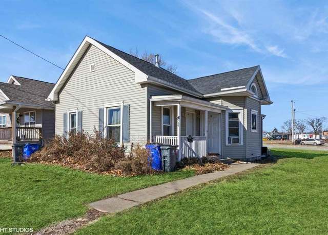 Property at 500 C Ave Ave NW Unit A-B, Cedar Rapids, IA 52405, 2 baths
