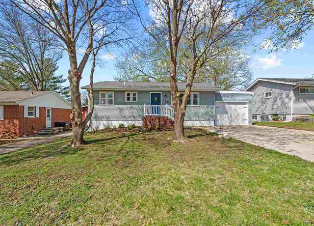 Property at 716 14th Ave, Coralville, IA 52241, 3 beds, 2 baths