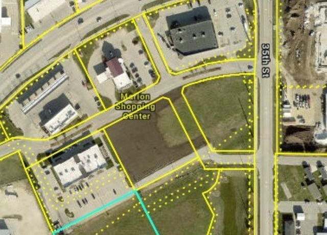 Property at 730 35th St, Marion, IA 52302