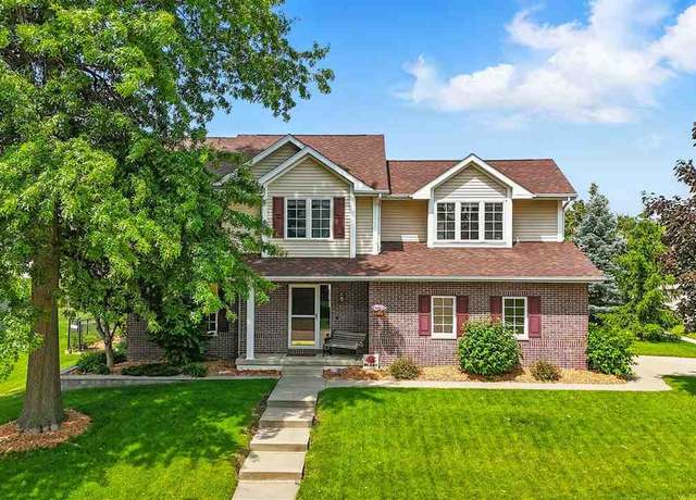 Property at 7025 Walden Rd Rd NE, Cedar Rapids, IA 52402, 4 beds, 2.5 baths