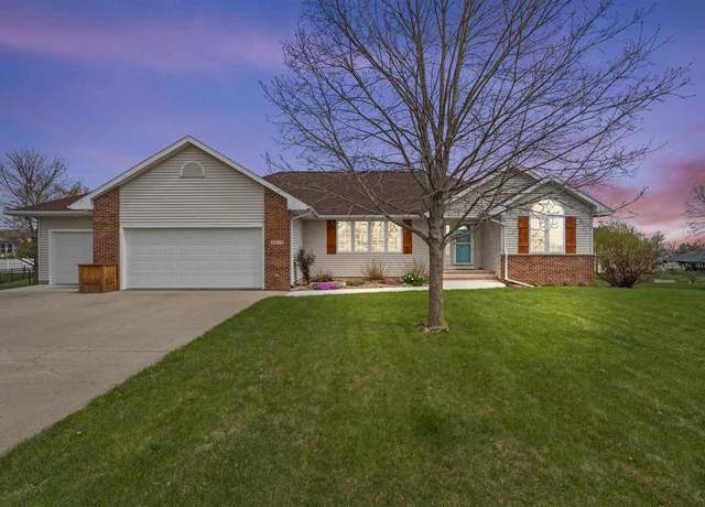 Property at 2275 Charleston Ct, Marion, IA 52302, 5 beds, 3 baths