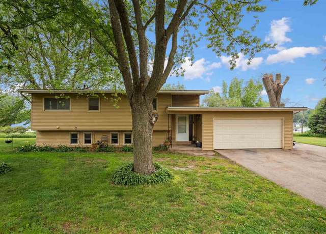 Property at 331 Lake View Dr Dr NE, Solon, IA 52333, 4 beds, 2 baths