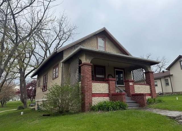Property at 319 E Jackson St, Sigourney, IA 52591, 2 beds, 1 bath