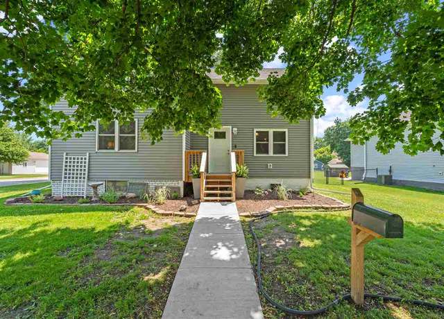 Property at 798 Clinton Ave, Marengo, IA 52301, 4 beds, 2 baths