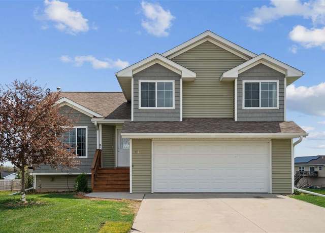 Property at 1661 Ashlynd Ct, Iowa City, IA 52240, 4 beds, 3.5 baths