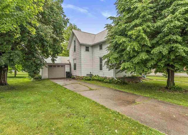 Property at 207 N Ellis St, Keota, IA 52248, 3 beds, 1 bath