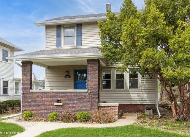 Property at 2128 Grande Ave Ave SE, Cedar Rapids, IA 52403, 3 beds, 2 baths