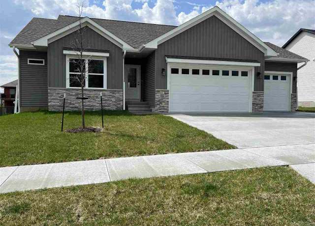 Property at 804 Prairie View Dr, West Branch, IA 52358, 5 beds, 3 baths