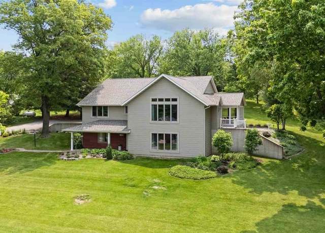 Property at 11 Hearst Dr, Tipton, IA 52772, 4 beds, 3 baths