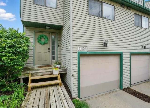 Property at 621 Westwinds Dr, Iowa City, IA 52246, 3 beds, 2.5 baths