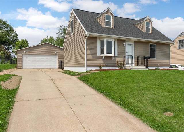 Property at 5208 Gordon Ave Ave NW, Cedar Rapids, IA 52405, 4 beds, 2 baths