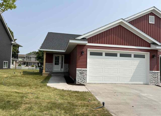 Property at 819 Prairie View Dr, West Branch, IA 52358, 4 beds, 3 baths