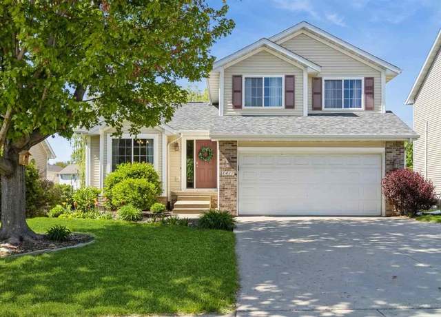 Property at 1417 Woolridge Dr, Coralville, IA 52241, 3 beds, 3.5 baths