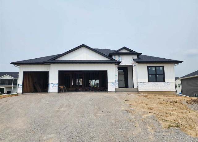 Property at 620 Rock Ridge Rd, Tiffin, IA 52340, 6 beds, 3 baths
