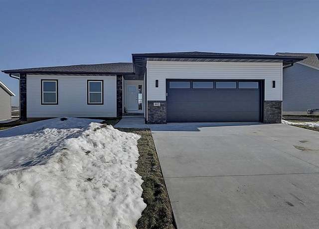 Property at 801 Mont Clair St, Solon, IA 52333, 3 beds, 2 baths