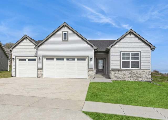 Property at 247 Eversull Ln, Iowa City, IA 52245, 5 beds, 3 baths