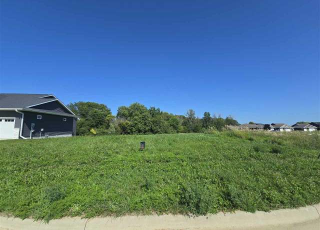 Property at 242 Chadwick Ln, Iowa City, IA 52245