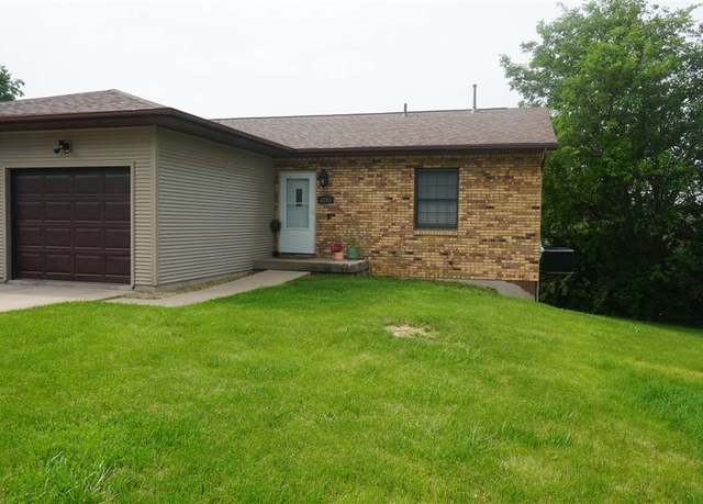 Property at 1295 Dolen Pl, Iowa City, IA 52246, 3 beds, 2 baths