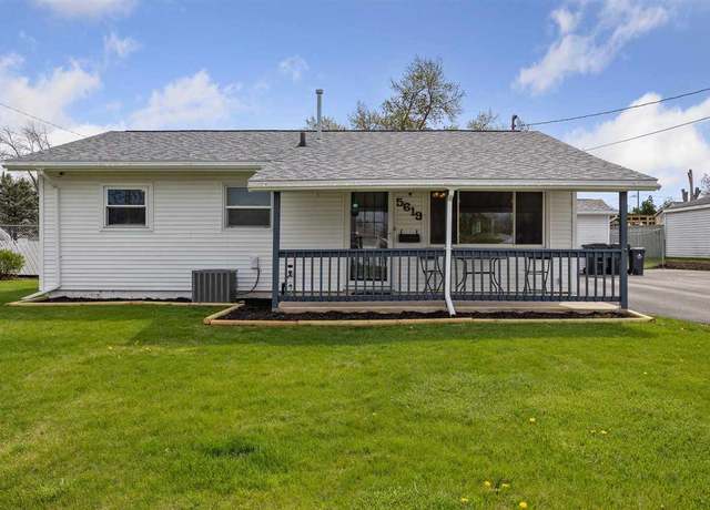 Property at 5619 Ohio St St SW, Cedar Rapids, IA 52404, 3 beds, 1 bath