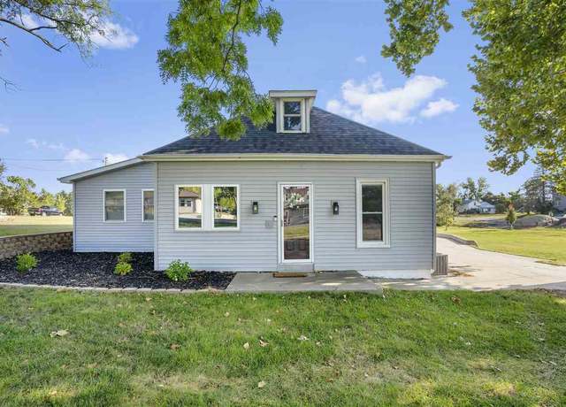 Property at 206 Main St St E, Shellsburg, IA 52332, 3 beds, 1 bath
