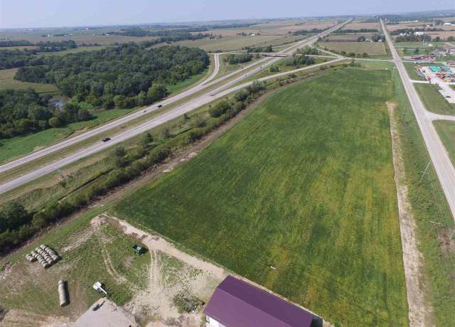Property at 5241 Oak Crest Hill Rd Rd SE, Hills, IA 52235