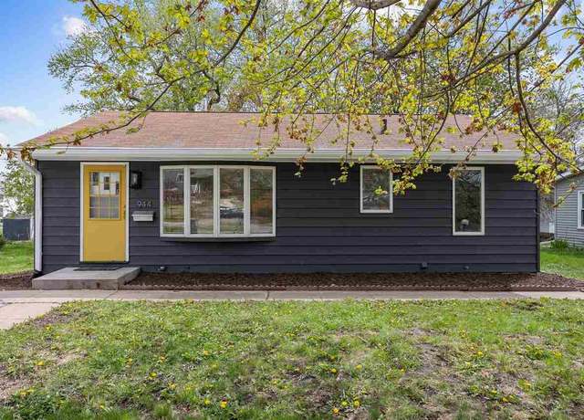 Property at 944 Miller Ave, Iowa City, IA 52246, 3 beds, 1 bath