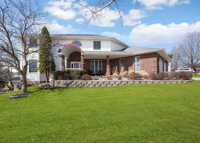 Property at 671 Barrington Rd, Iowa City, IA 52245, 6 beds, 5 baths