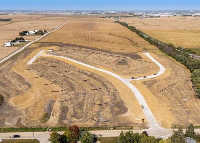 Property at 165 Pleasant Hill Dr, Swisher, IA 52338