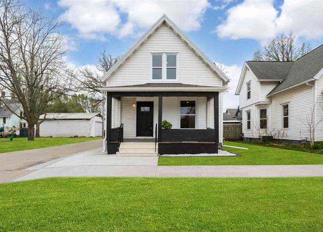 Property at 317 NE 16th St St NE, Cedar Rapids, IA 52402, 4 beds, 2 baths