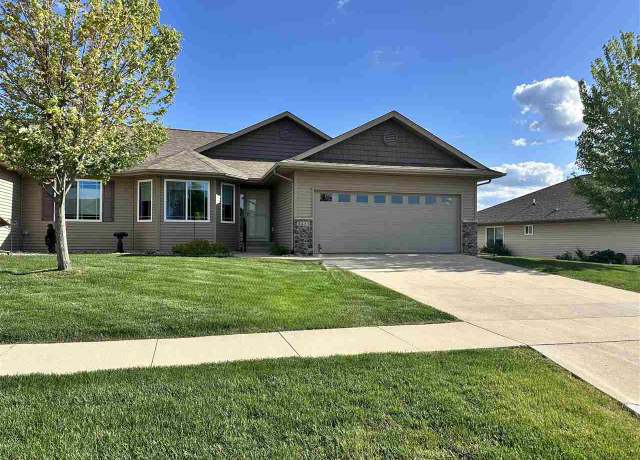 Property at 3455 Granger Ave, Marion, IA 52302, 3 beds, 3 baths