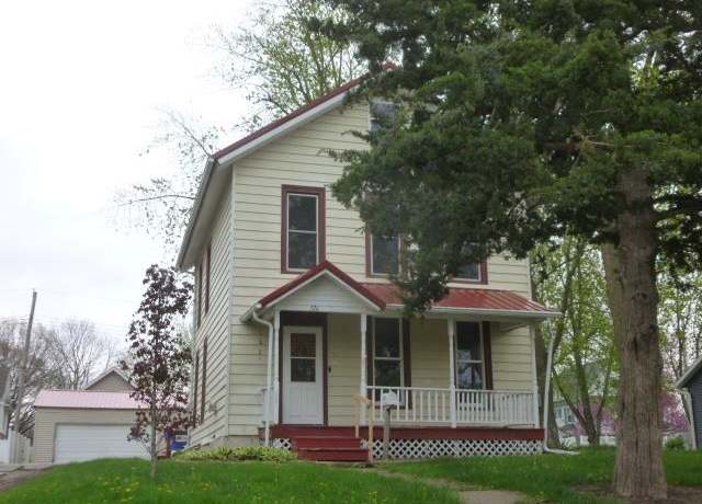 Property at 526 S Marion Ave, Washington, IA 52353, 3 beds, 1.5 baths