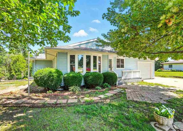 Property at 520 14th St, Wellman, IA 52356, 3 beds, 2 baths